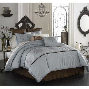 Brussels Decorative 18" x 18" Square Pillow